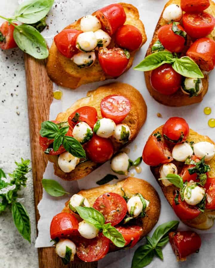 Bruschetta with Mozzarella - Bites with Bri