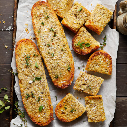 Garlic Bread Spread Bites with Bri