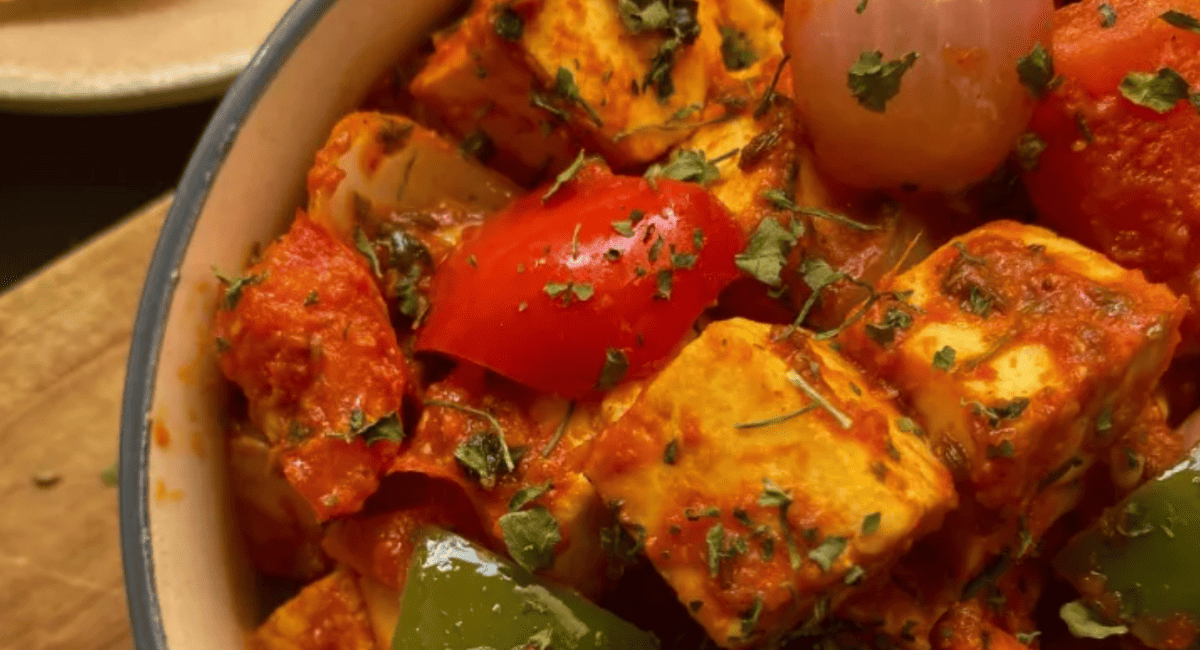 Overhead image of paneer jalfrezi.