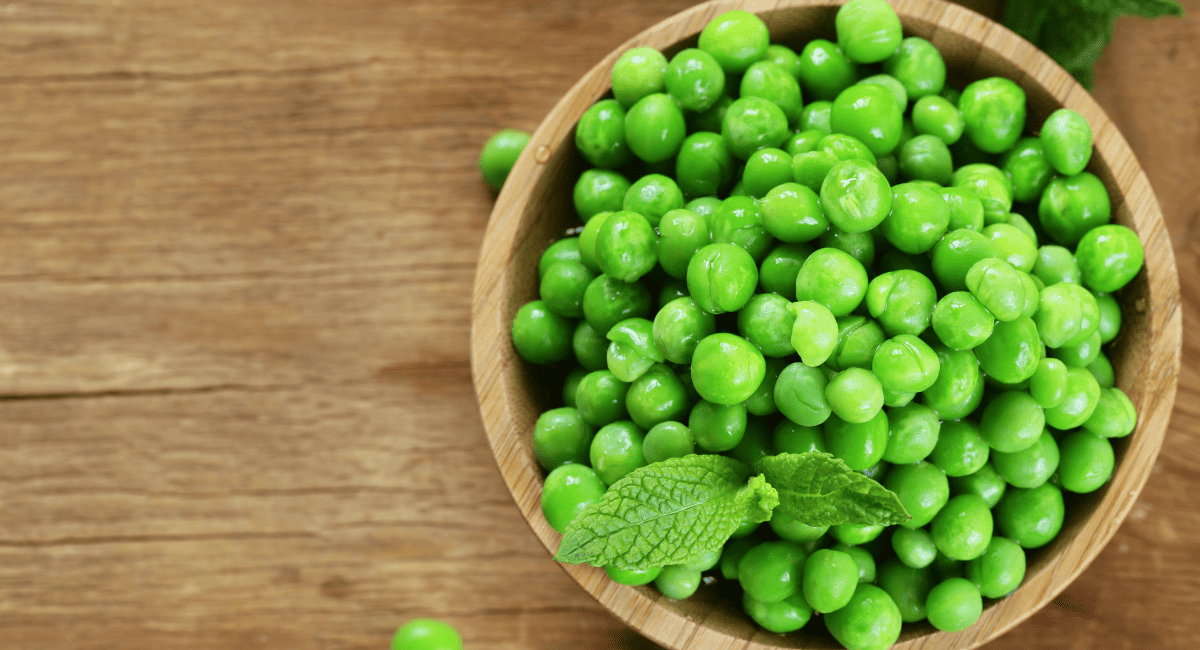 Overhead image of green peas.