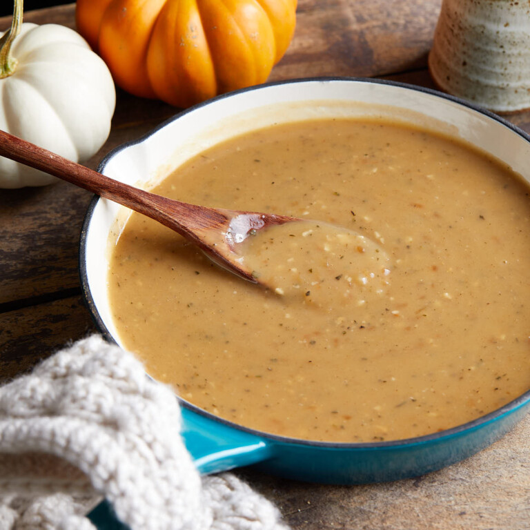 Easy Brown Gravy Recipe (No Drippings) Bites with Bri